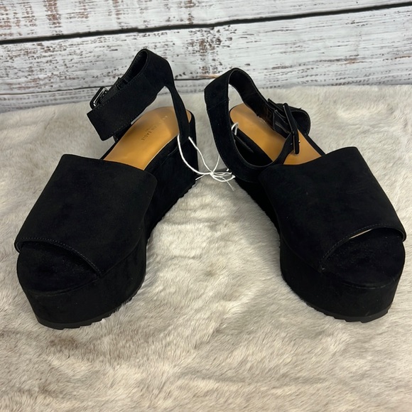American Eagle Outfitters Platform Sandals - Picture 3 of 10
